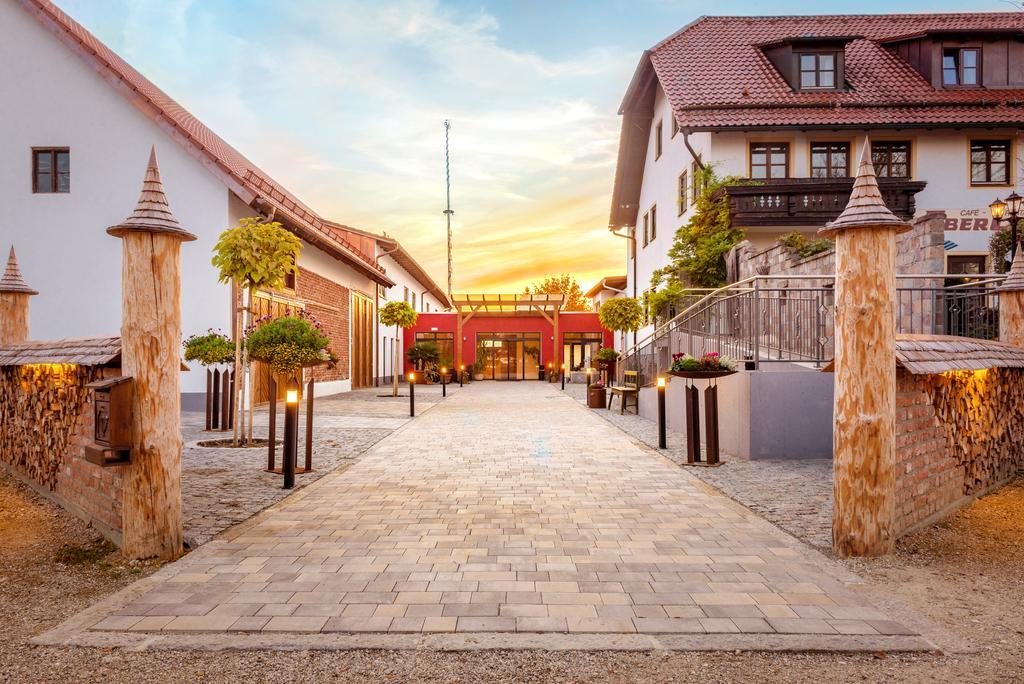 - Restaurant Eberlwirt 3*
