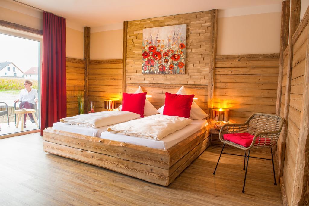 - Restaurant Eberlwirt Hotel Bruckberg